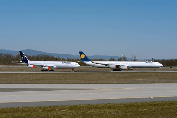 Frankfurt Main Tyskland April 2020 Lufthansa Flygplan Park Grund Coronavirus — Stockfoto