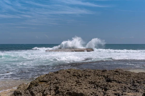 Isla Rocosa Con Gran Oleaje Costa Rica — Foto de Stock