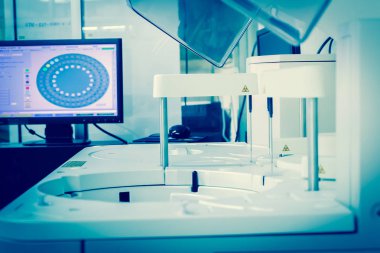 Laboratuvar otomatikleştirin kimya bilimsel araştırma arka plan blu