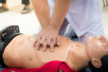 CPR ilk yardım eğitim kavramı.