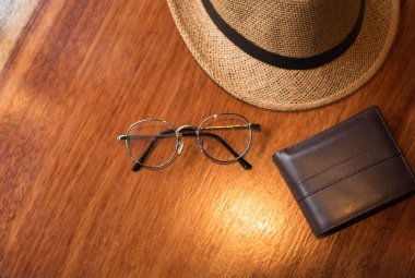 Ahşap doku seyahat ve tatil şapka zaman kavramı