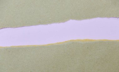 yırtık kağıt üzerinde beyaz