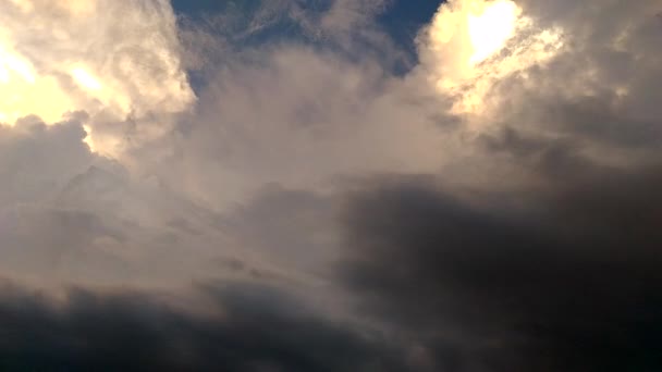Bouřkový mrak na obloze — Stock video