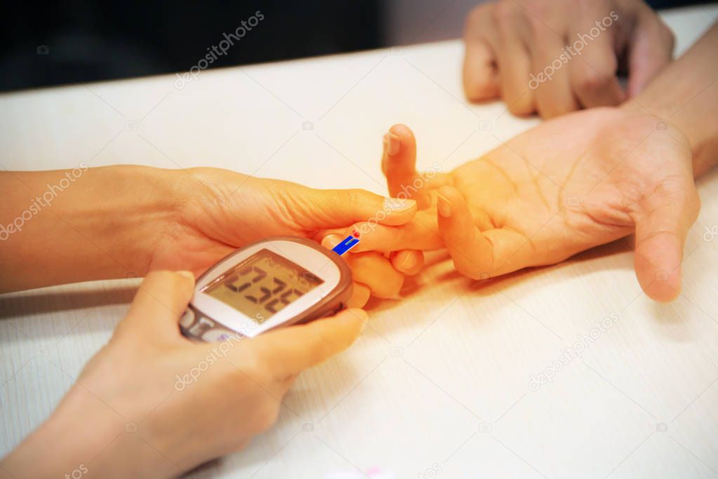 blood glucose meter with Diabetes mellitus pateint.