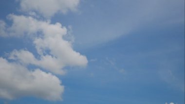 Hareketli bulut gibi yasaktır timelapse gördün mü bak. 