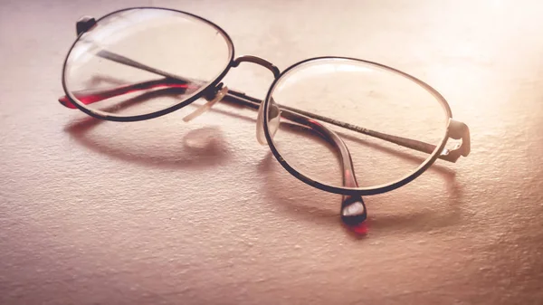 Brille auf rosa Ton — Stockfoto