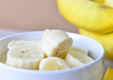 ahşap zemin üzerinde taze muz