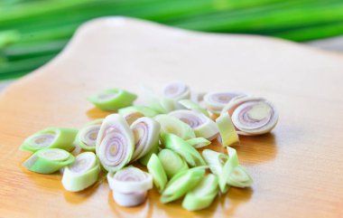 Ahşap doku taze limon