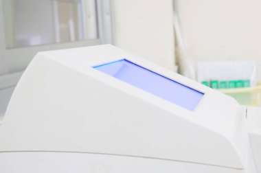 İdrar readder labaratuar donanımları üzerinde kapat.