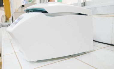 Kan idrar santrifüj labaratuar donanımları ile yakından .