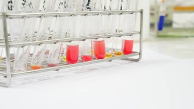 Kan testi metroyla yakın çekim.