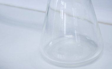 Laboratuvar ekipmanları kapatın.