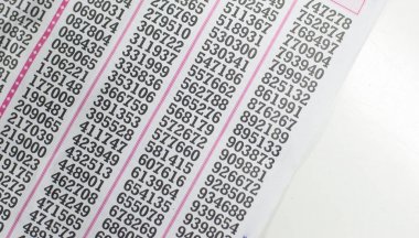 Beyaz arka plan üzerinde Tay loto.