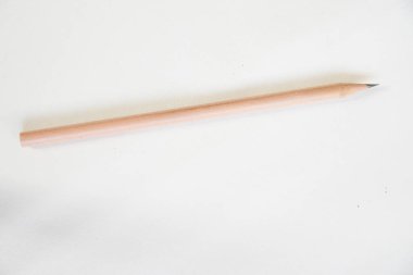 Beyaz kahverengi kalem.