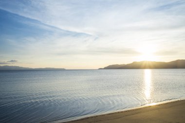güneşin doğuşunu Denizi.