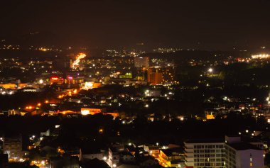 Phuket Tayland 'da bulanık gece ışığı.