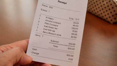 Tasarı denetleme kavramındaki beyaz fatura.