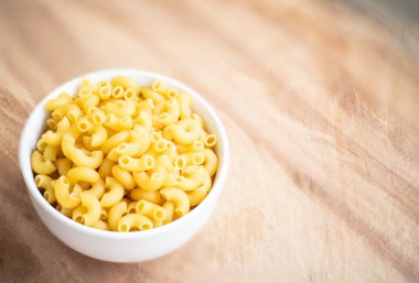 Kasede çiğ makarna..