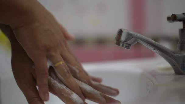 Lavagem Das Mãos Com Bactérias Vírus Matadores — Vídeo de Stock