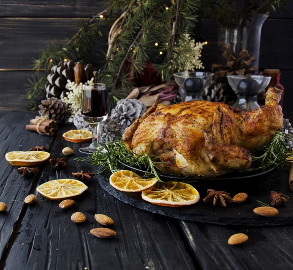 Pollo al horno para Navidad o Año Nuevo — Foto de Stock