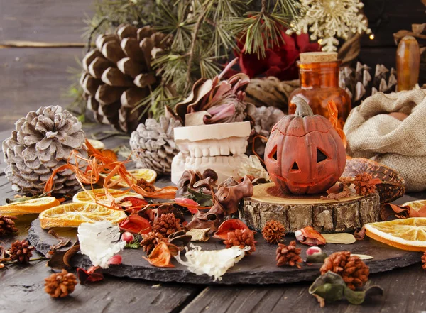 Decorative pumpkin for Halloween with dried flowers — Stock Photo, Image