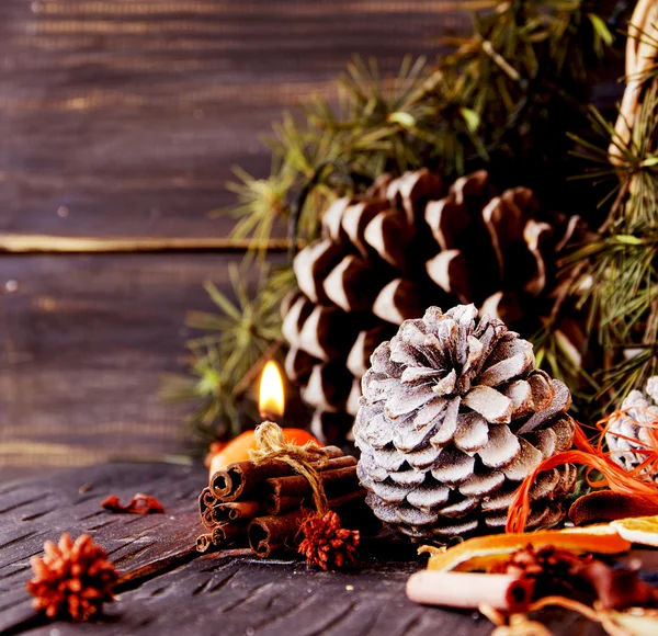 Jul dekoration med gran grenar — Stockfoto