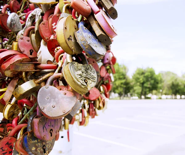 Padlocks with the names of loved ones, selective focus — Stock Photo, Image