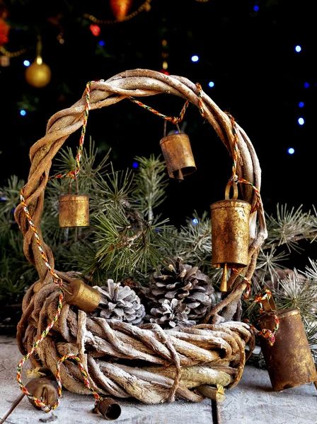 Köknar dallarıyla Noel süslemesi — Stok fotoğraf