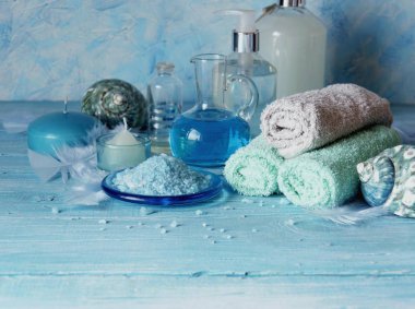 Spa havlu, tuz ve aromatik yağlar, seçici odak için ayarla