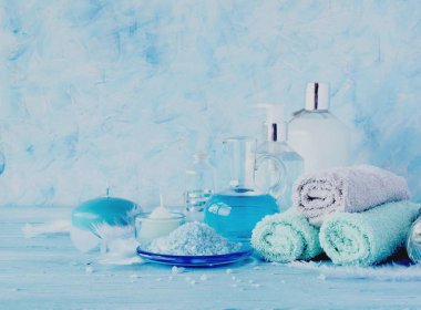 Spa havlu, tuz ve aromatik yağlar, seçici odak için ayarla