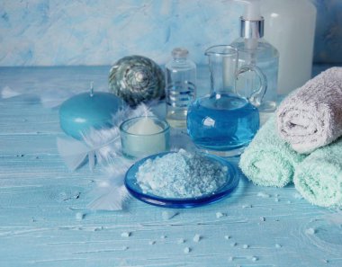 Spa havlu, tuz ve aromatik yağlar, seçici odak için ayarla