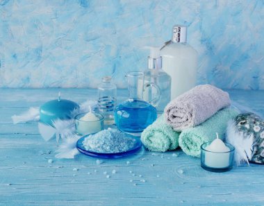 Spa havlu, tuz ve aromatik yağlar, seçici odak için ayarla