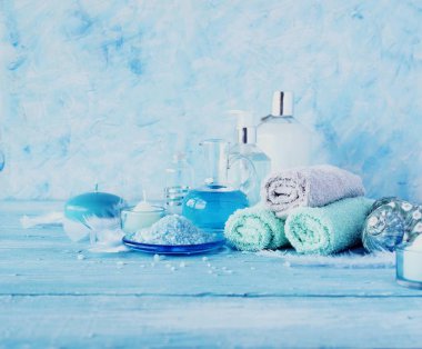 Spa havlu, tuz ve aromatik yağlar, seçici odak için ayarla