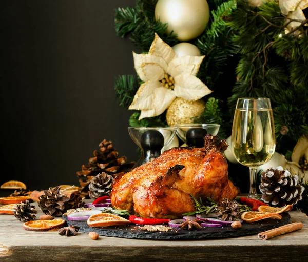 Gebackener Truthahn zu Weihnachten oder Neujahr Platz für Text — Stockfoto