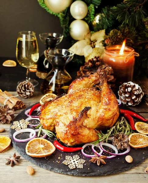 Pavo al horno o chiken o Navidad o Año Nuevo Día de Acción de Gracias espacio para el texto — Foto de Stock