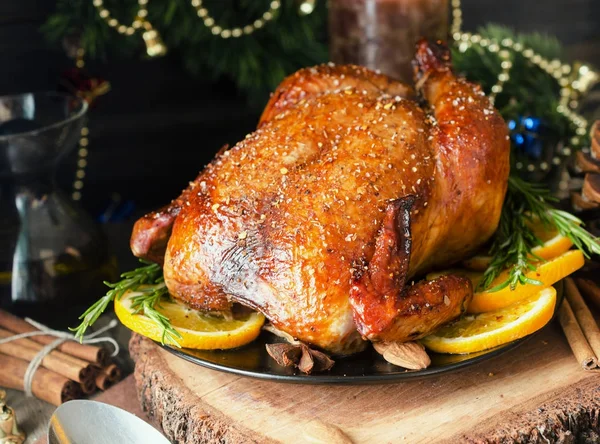 Gebackener Truthahn zu Weihnachten oder Neujahr Platz für Text — Stockfoto