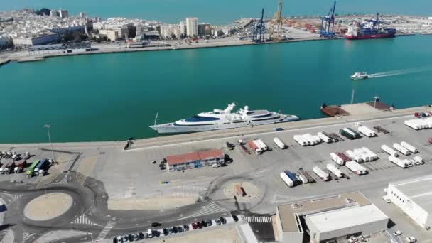 Top Aerial View Luxury Super Yacht Mega Yacht Docked Harbor — 비디오