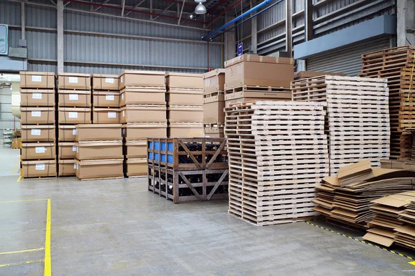 Uso de almacén de fábrica para guardar material — Foto de Stock