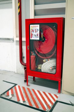 Fabrikada yangın söndürme cihazları