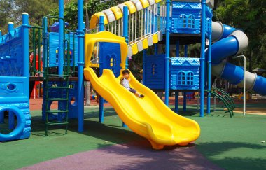 Çocuklar için açık oyun alanı