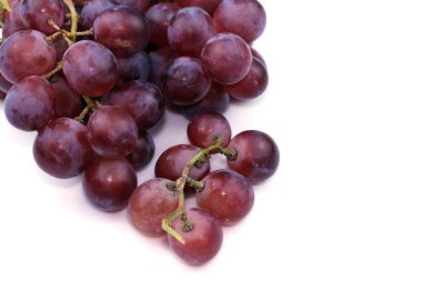 Beyaz arka plan üzerinde üzüm meyve