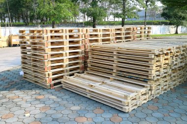 Fabrika depo ve raws malzeme kutuları.
