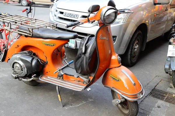 Old motorcycle vintage style. — Stock Photo, Image