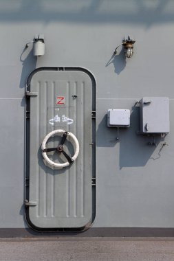 Tayland at Donanma gemisi kapısını