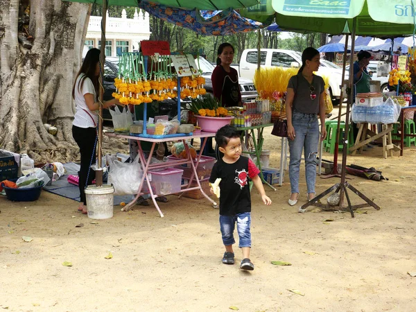 Marché de rue vendant de la nourriture en Thaïlande . — Photo