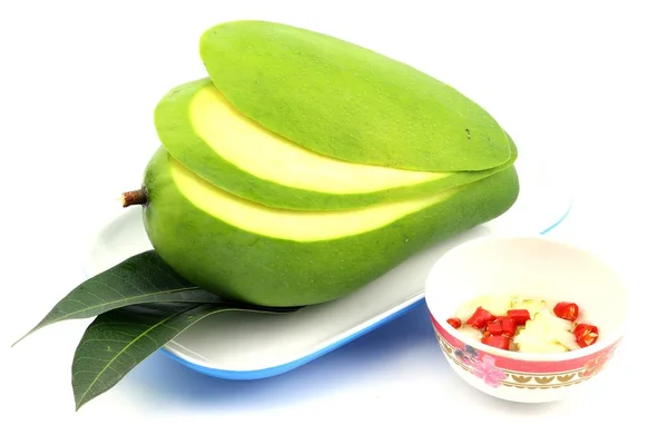 Сырой зеленый манго — стоковое фото