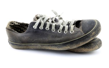 Eski spor ayakkabı ve kirli