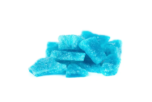 Modrý krystal metamfetaminu izolovaný na bílém pozadí. Modrý led, koupelová sůl, droga. Modrý perník. — Stock fotografie