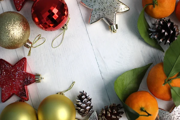 Yeni yıl ve Noel: dekorasyon ve mandalina