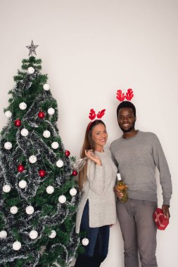 Genç kutlama Noel yarış çift karışık 